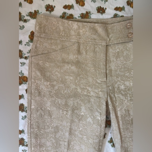 SNO SKINS Cream Textured Flare Pants Size 8 - Picture 3 of 16